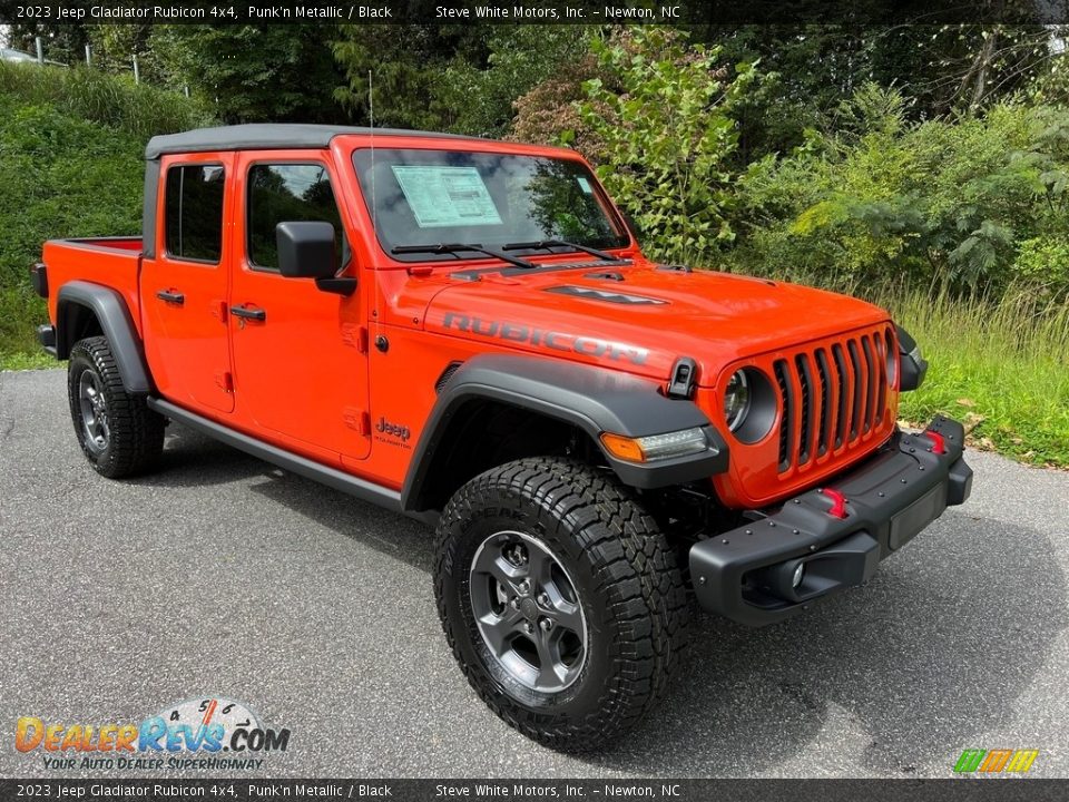 Front 3/4 View of 2023 Jeep Gladiator Rubicon 4x4 Photo #4