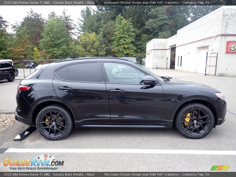 Vulcano Black Metallic 2020 Alfa Romeo Stelvio TI AWD Photo #4