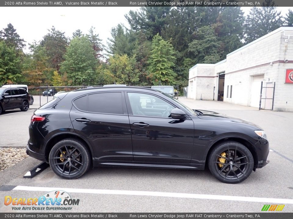 Vulcano Black Metallic 2020 Alfa Romeo Stelvio TI AWD Photo #10