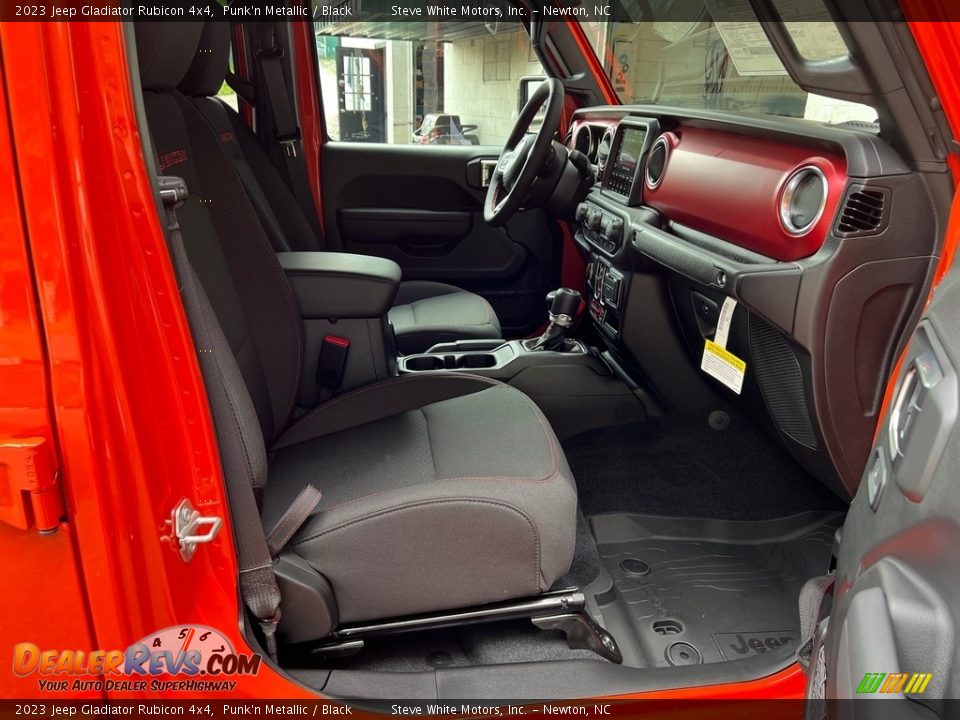 Front Seat of 2023 Jeep Gladiator Rubicon 4x4 Photo #18