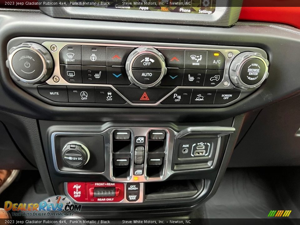 Controls of 2023 Jeep Gladiator Rubicon 4x4 Photo #26