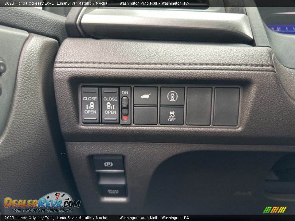 Controls of 2023 Honda Odyssey EX-L Photo #14