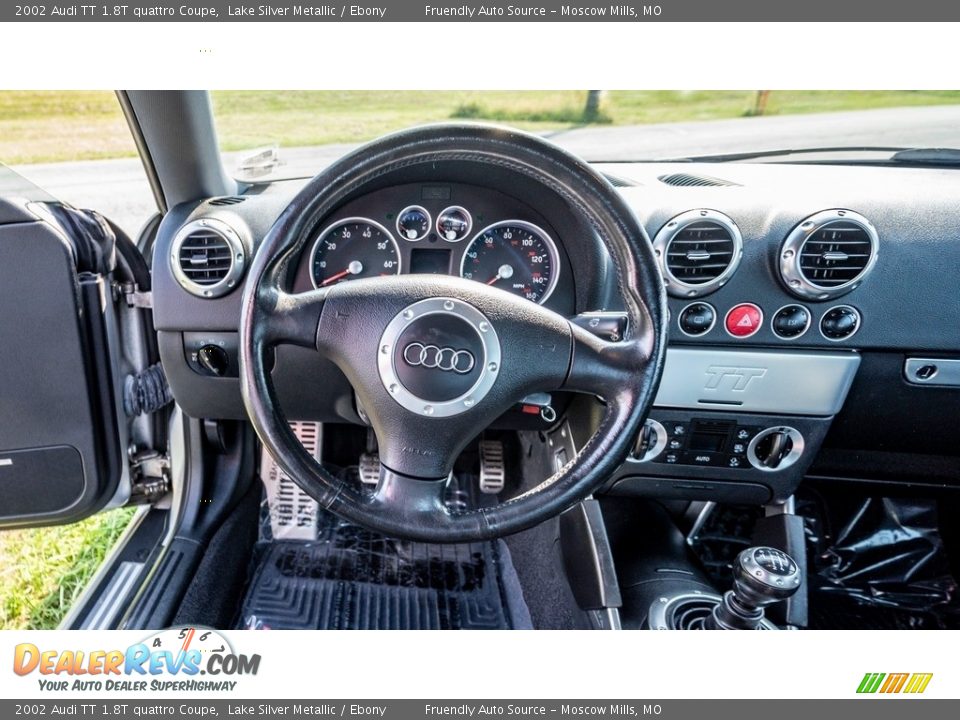 Dashboard of 2002 Audi TT 1.8T quattro Coupe Photo #26