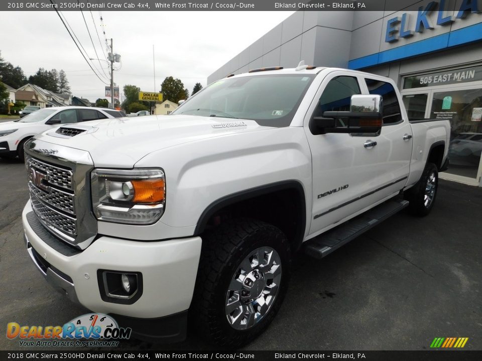 2018 GMC Sierra 2500HD Denali Crew Cab 4x4 White Frost Tricoat / Cocoa/­Dune Photo #2