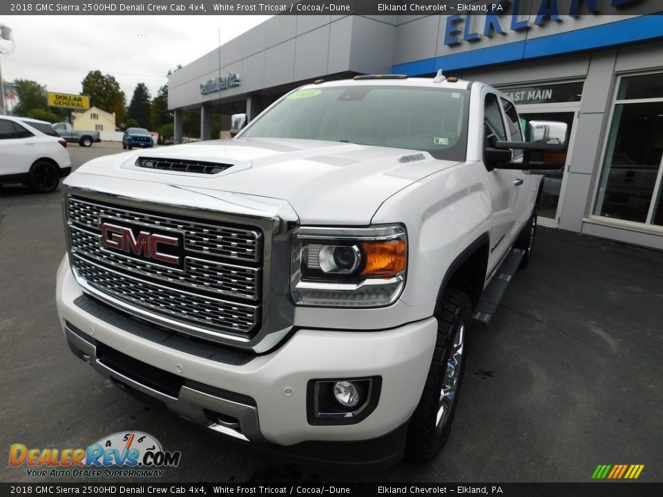 2018 GMC Sierra 2500HD Denali Crew Cab 4x4 White Frost Tricoat / Cocoa/­Dune Photo #3