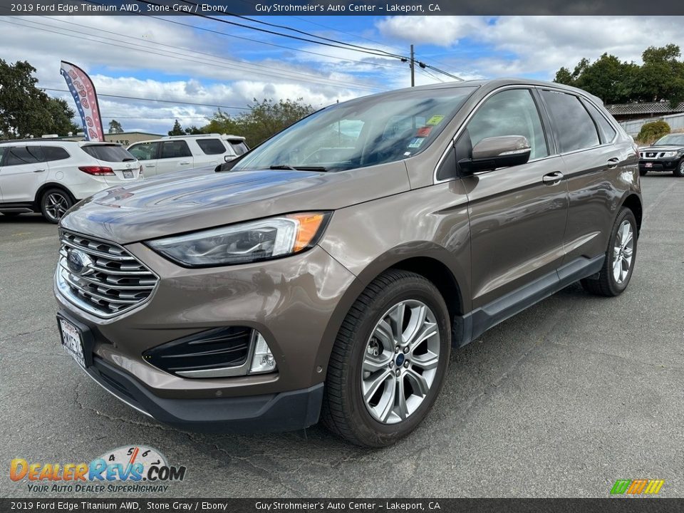 Front 3/4 View of 2019 Ford Edge Titanium AWD Photo #3