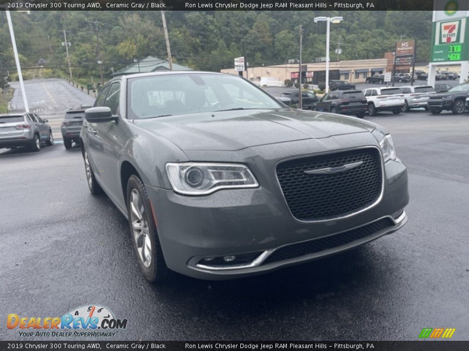 2019 Chrysler 300 Touring AWD Ceramic Gray / Black Photo #1