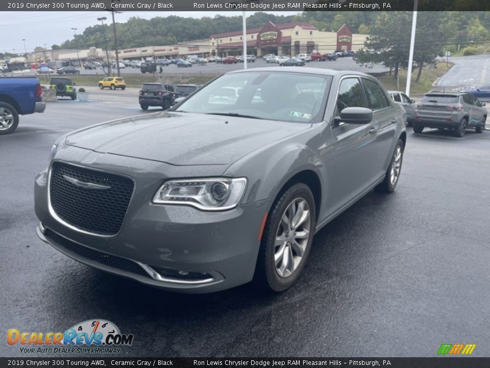 2019 Chrysler 300 Touring AWD Ceramic Gray / Black Photo #4