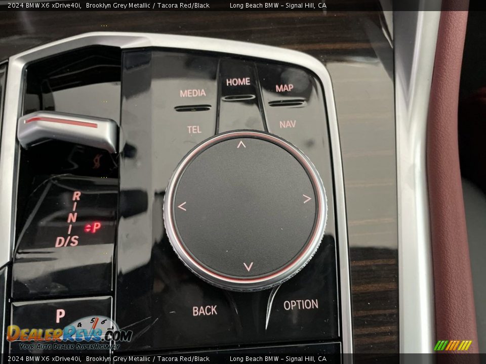 2024 BMW X6 xDrive40i Shifter Photo #24