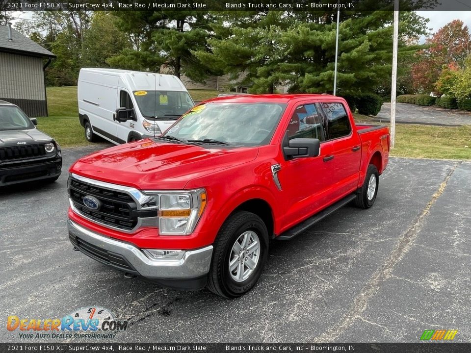 Front 3/4 View of 2021 Ford F150 XLT SuperCrew 4x4 Photo #2