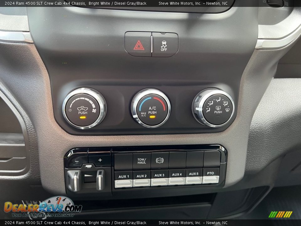 Controls of 2024 Ram 4500 SLT Crew Cab 4x4 Chassis Photo #21