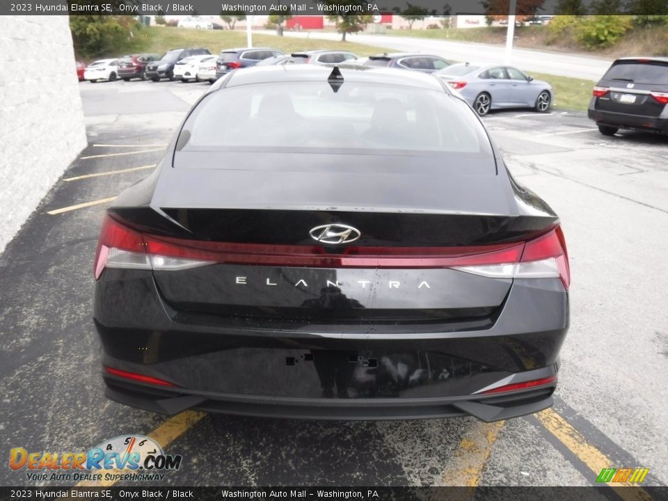 2023 Hyundai Elantra SE Onyx Black / Black Photo #4