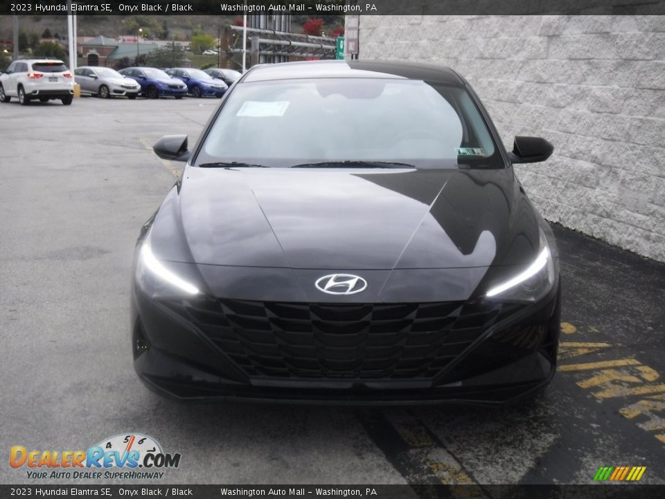 2023 Hyundai Elantra SE Onyx Black / Black Photo #5