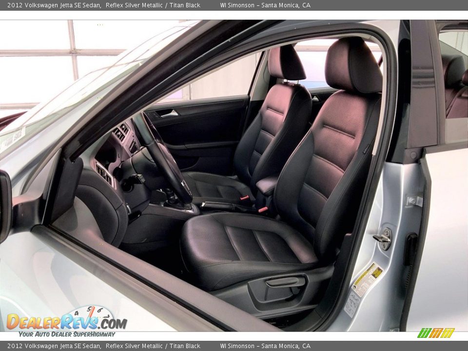 Front Seat of 2012 Volkswagen Jetta SE Sedan Photo #18