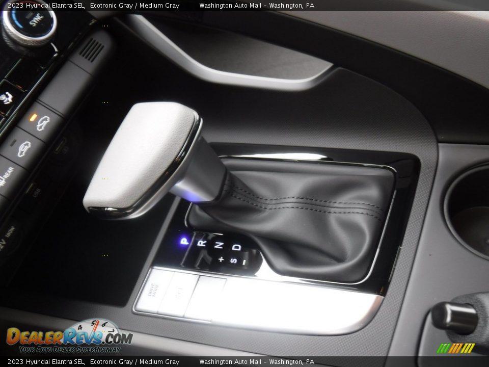 2023 Hyundai Elantra SEL Shifter Photo #12