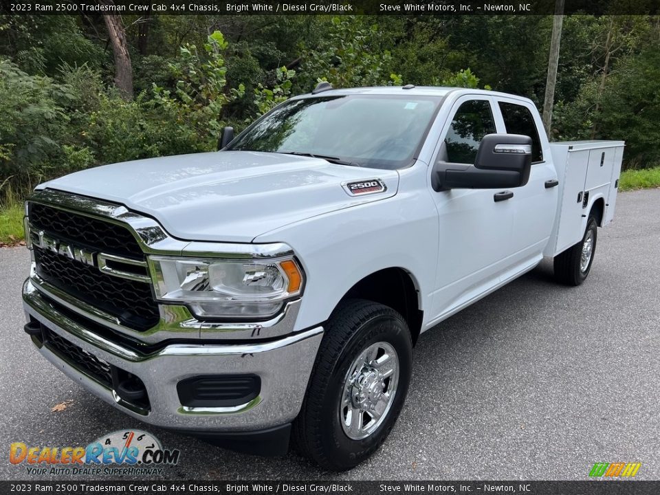 2023 Ram 2500 Tradesman Crew Cab 4x4 Chassis Bright White / Diesel Gray/Black Photo #2