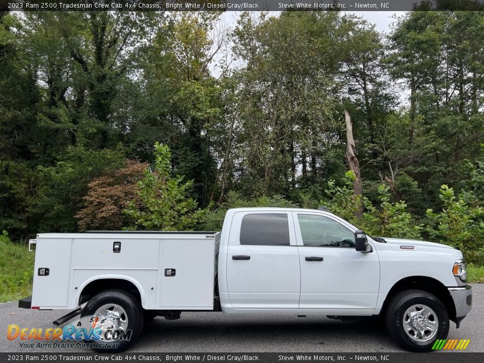 2023 Ram 2500 Tradesman Crew Cab 4x4 Chassis Bright White / Diesel Gray/Black Photo #5