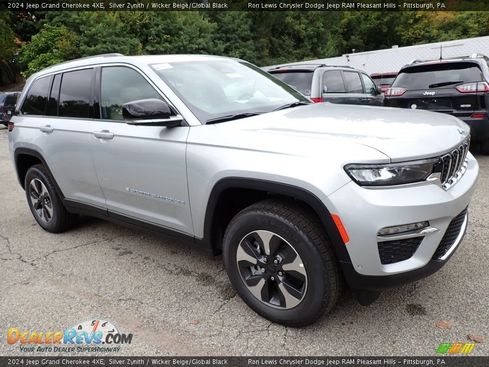 Front 3/4 View of 2024 Jeep Grand Cherokee 4XE Photo #8