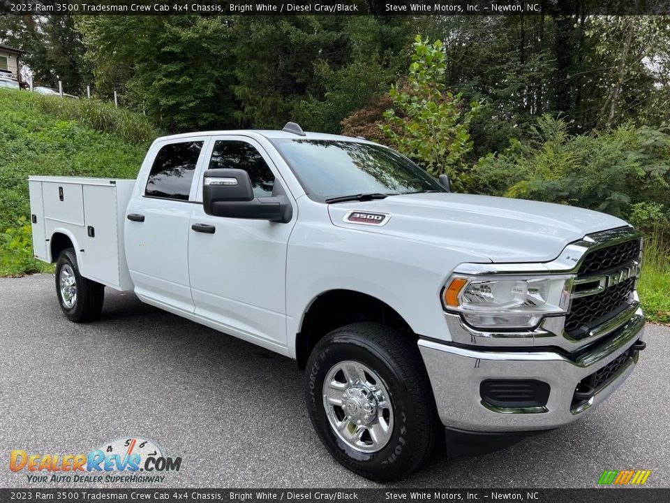 2023 Ram 3500 Tradesman Crew Cab 4x4 Chassis Bright White / Diesel Gray/Black Photo #4