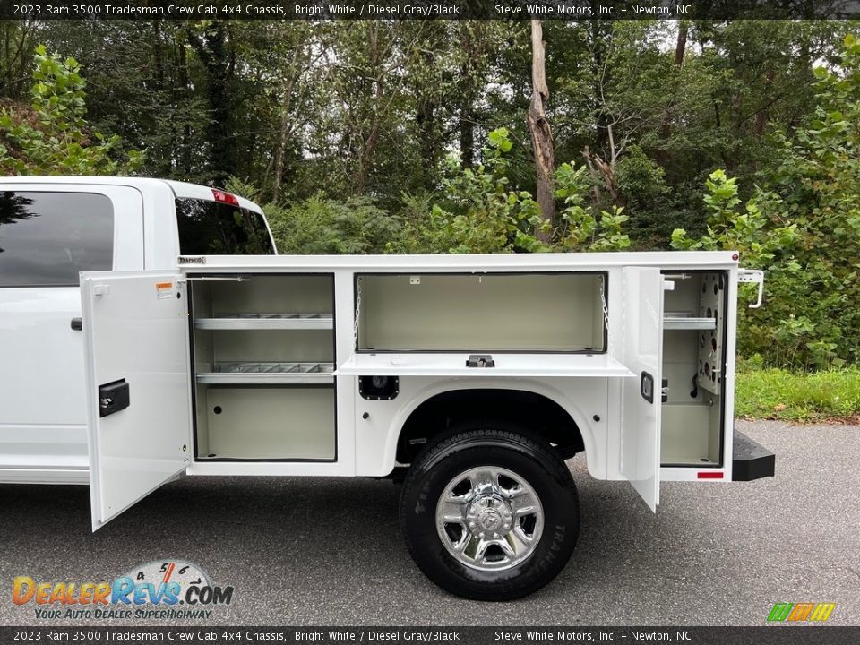 2023 Ram 3500 Tradesman Crew Cab 4x4 Chassis Bright White / Diesel Gray/Black Photo #11