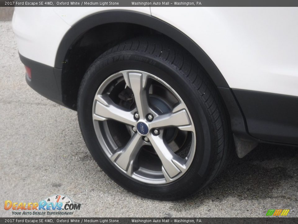 2017 Ford Escape SE 4WD Oxford White / Medium Light Stone Photo #3