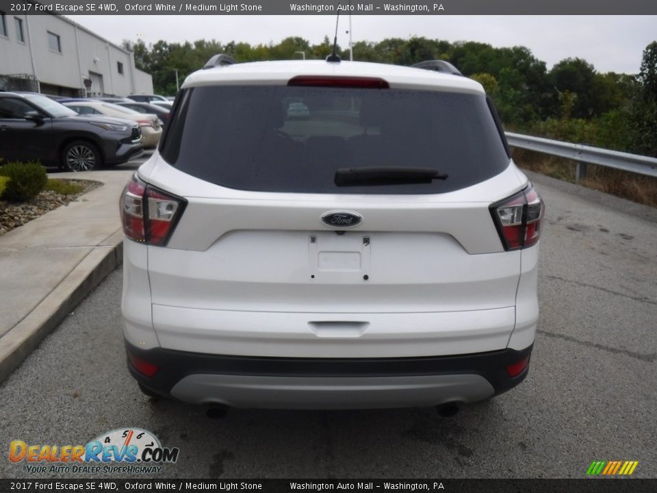 2017 Ford Escape SE 4WD Oxford White / Medium Light Stone Photo #9