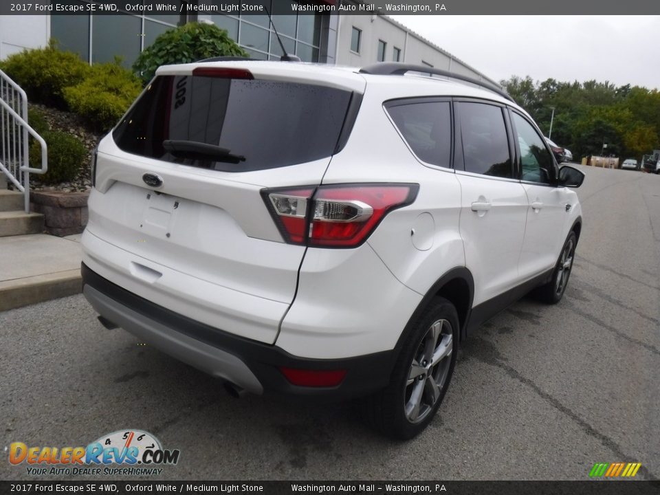2017 Ford Escape SE 4WD Oxford White / Medium Light Stone Photo #10