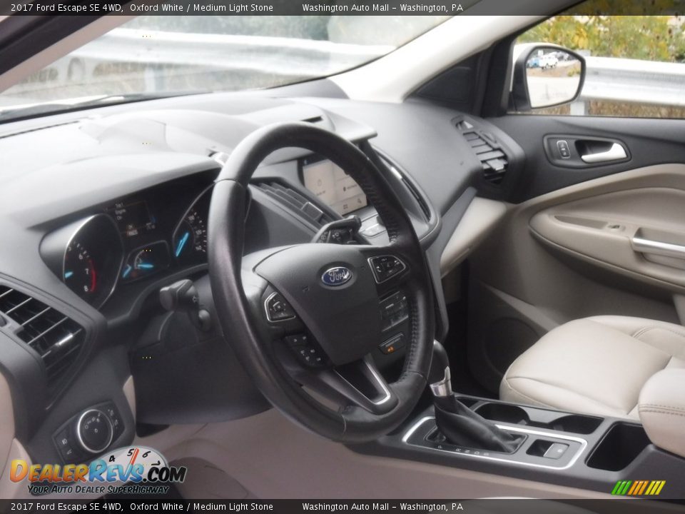 2017 Ford Escape SE 4WD Oxford White / Medium Light Stone Photo #12