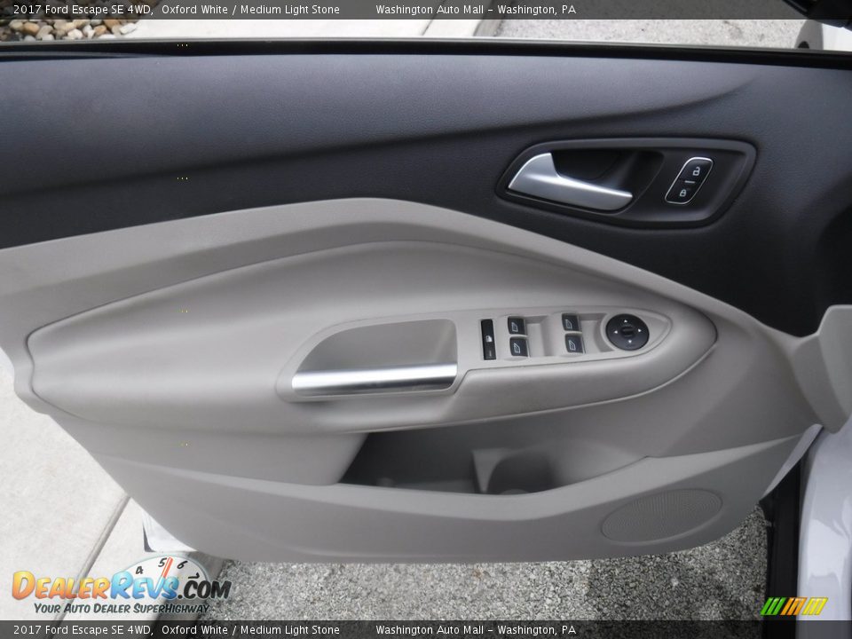 2017 Ford Escape SE 4WD Oxford White / Medium Light Stone Photo #13