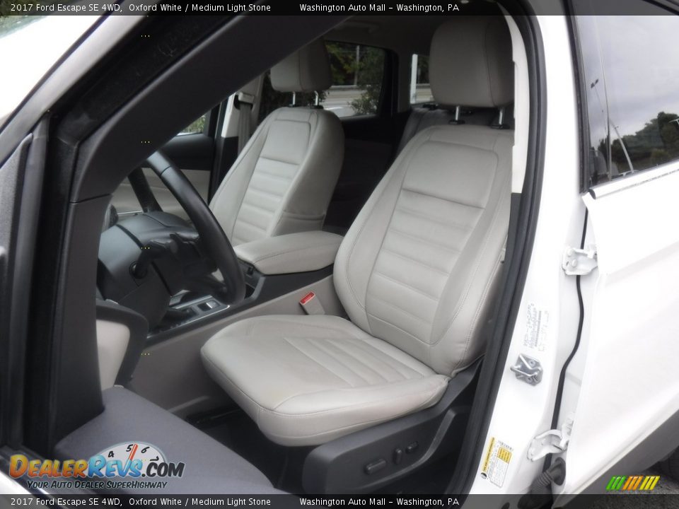2017 Ford Escape SE 4WD Oxford White / Medium Light Stone Photo #14