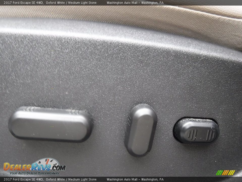 2017 Ford Escape SE 4WD Oxford White / Medium Light Stone Photo #15