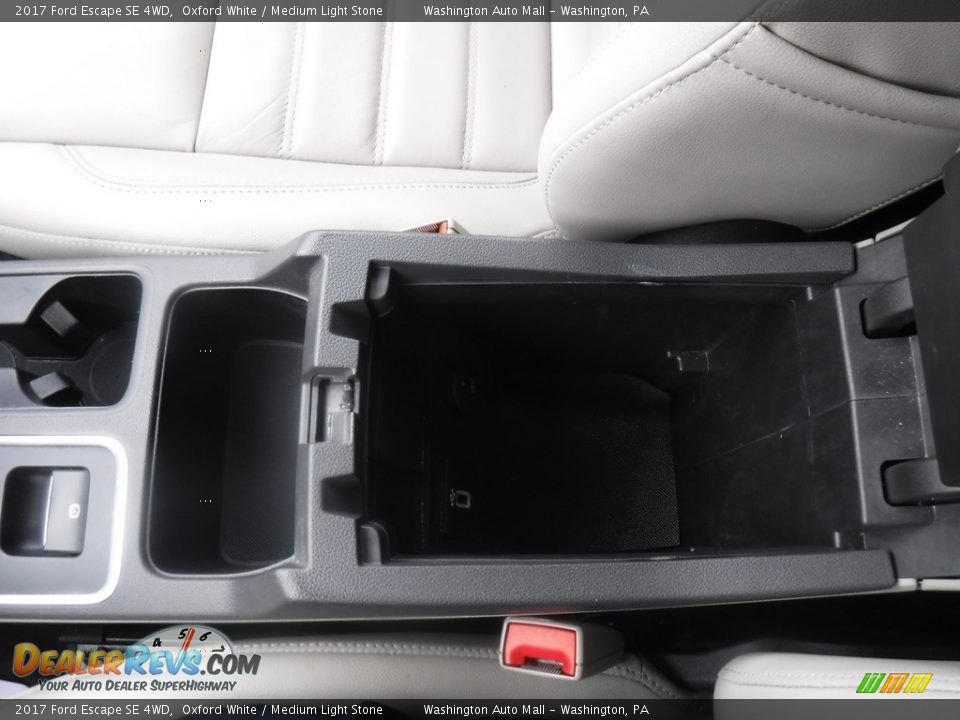 2017 Ford Escape SE 4WD Oxford White / Medium Light Stone Photo #18
