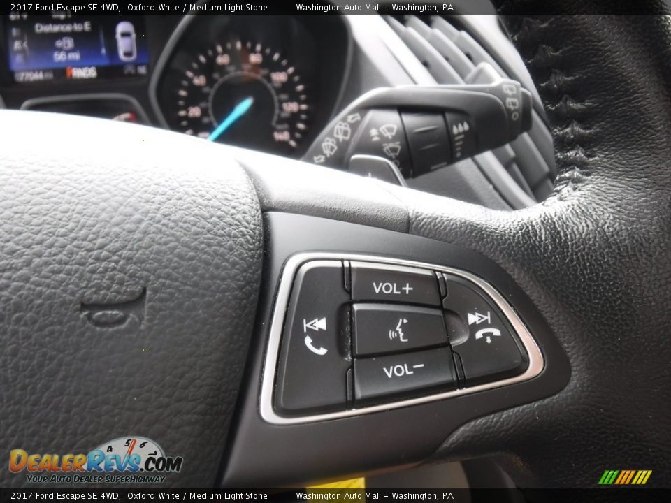 2017 Ford Escape SE 4WD Oxford White / Medium Light Stone Photo #30