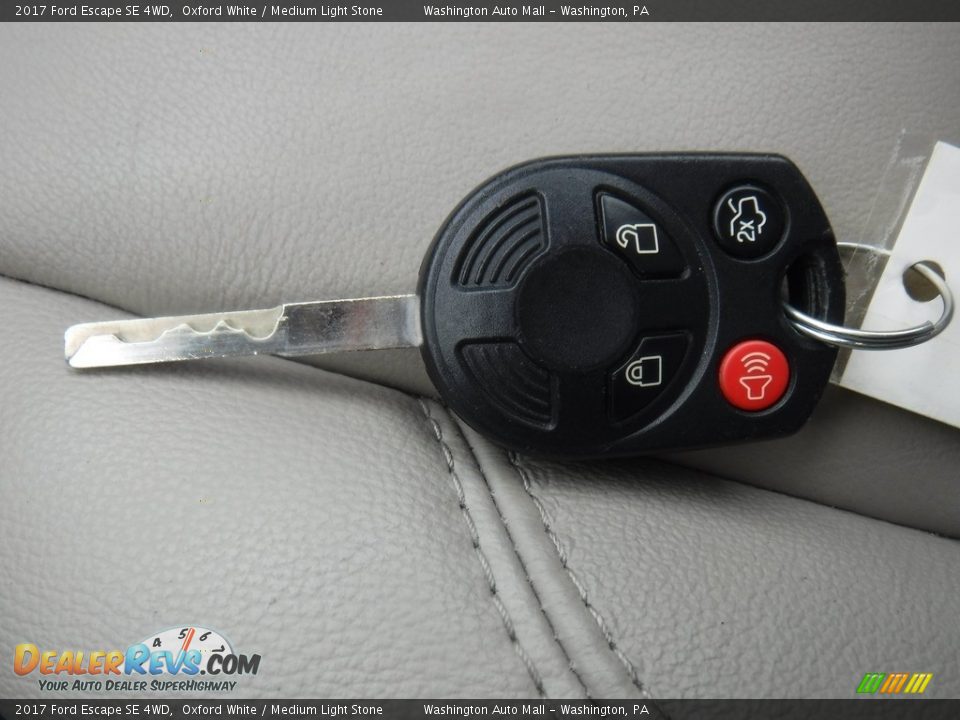 2017 Ford Escape SE 4WD Oxford White / Medium Light Stone Photo #35