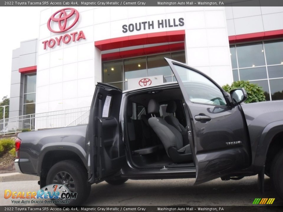 2022 Toyota Tacoma SR5 Access Cab 4x4 Magnetic Gray Metallic / Cement Gray Photo #13