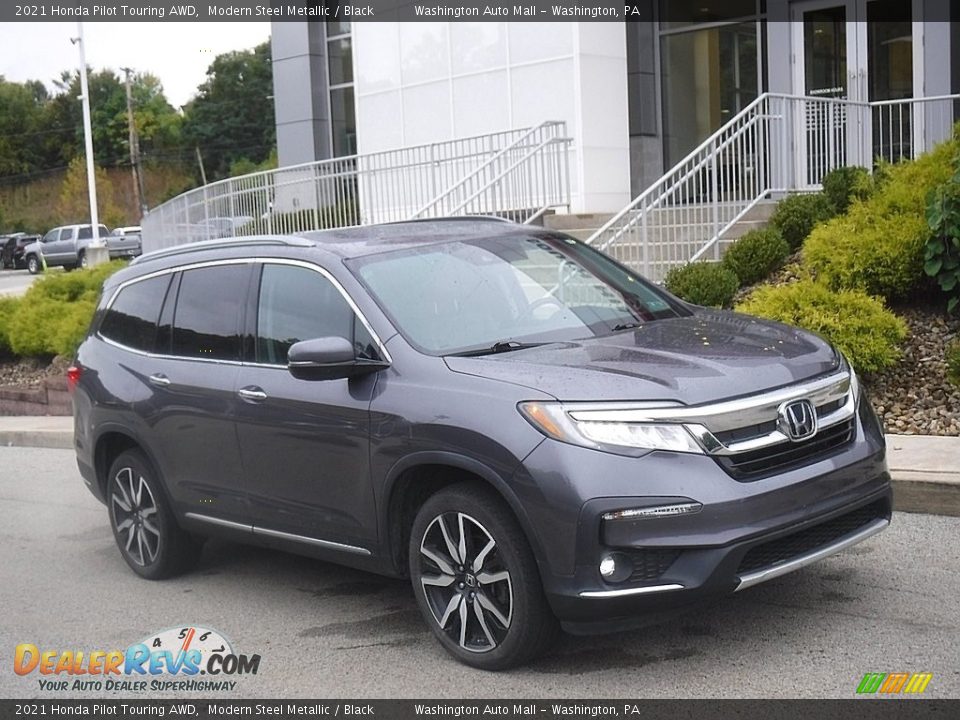 Front 3/4 View of 2021 Honda Pilot Touring AWD Photo #1