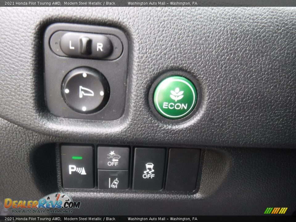 Controls of 2021 Honda Pilot Touring AWD Photo #13