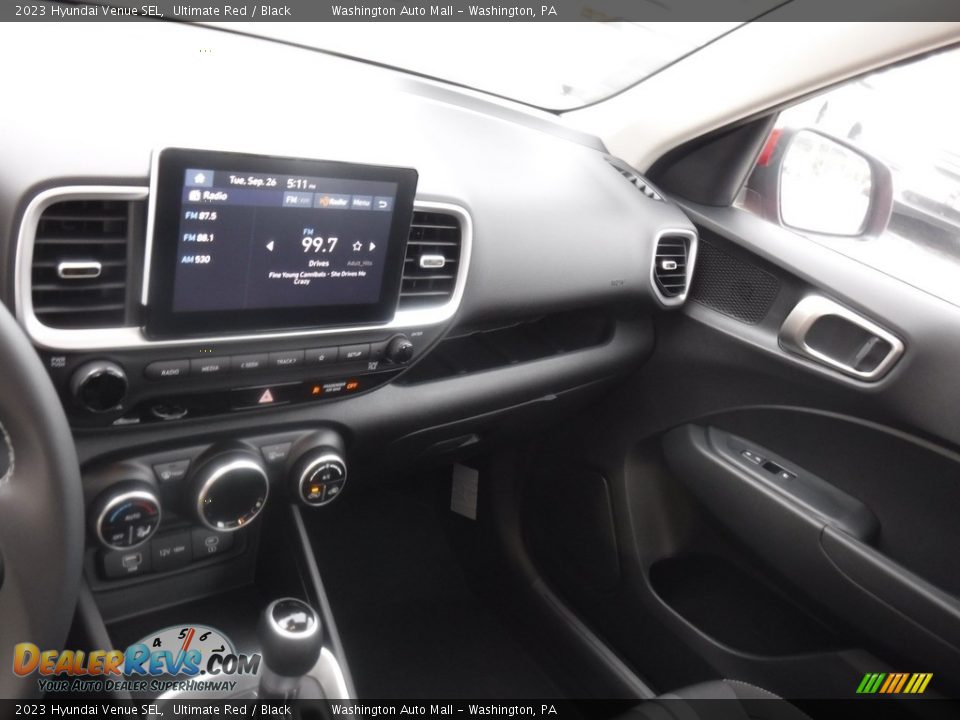 Dashboard of 2023 Hyundai Venue SEL Photo #14