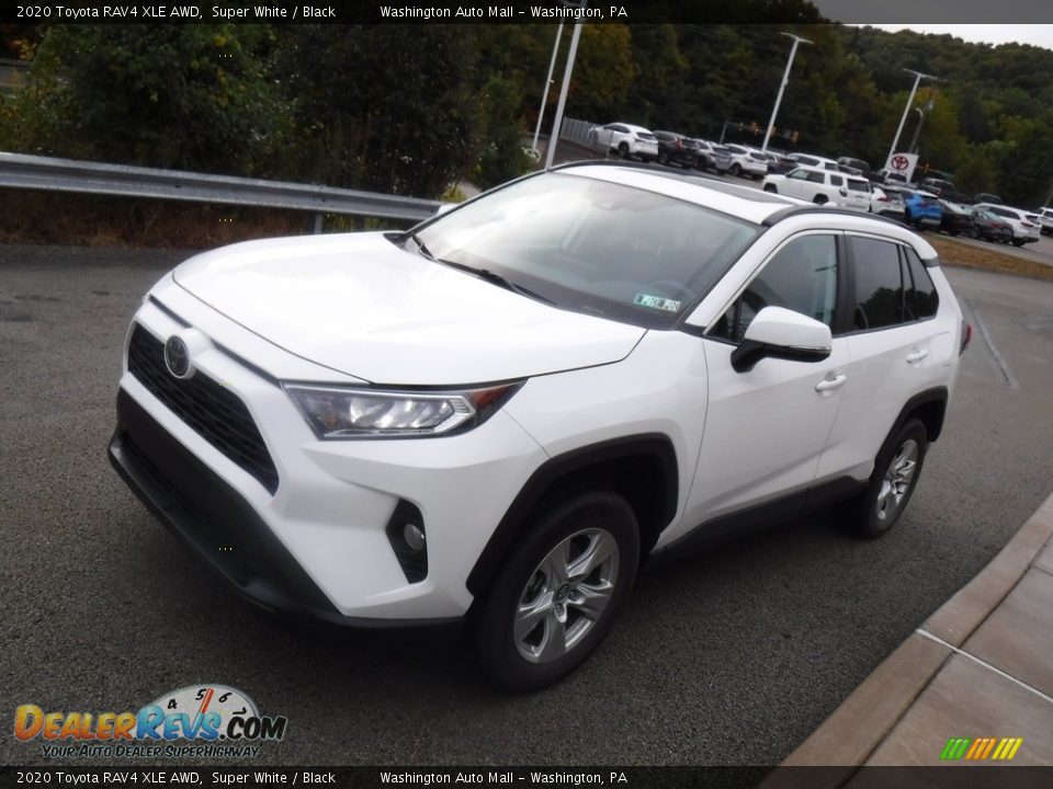 2020 Toyota RAV4 XLE AWD Super White / Black Photo #5