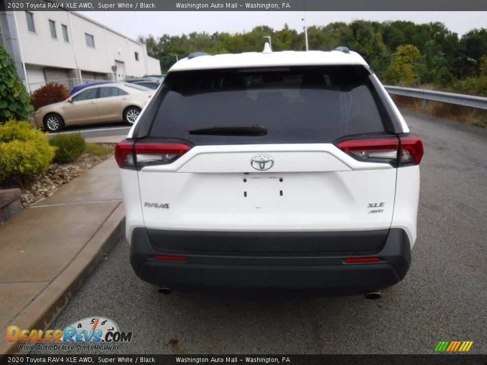 2020 Toyota RAV4 XLE AWD Super White / Black Photo #8