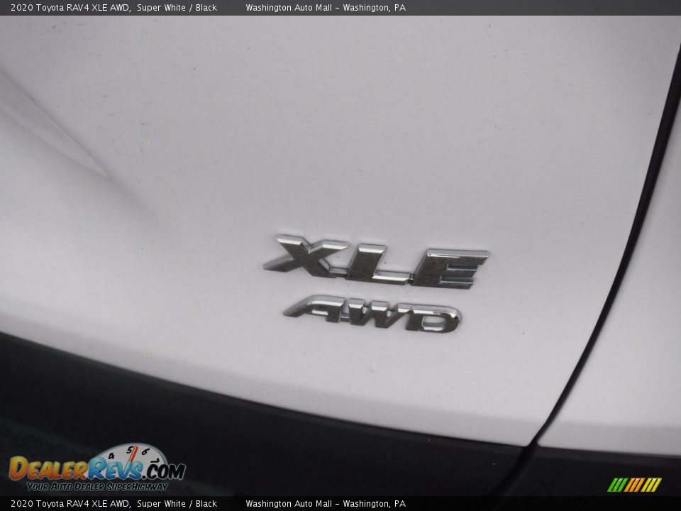 2020 Toyota RAV4 XLE AWD Super White / Black Photo #10