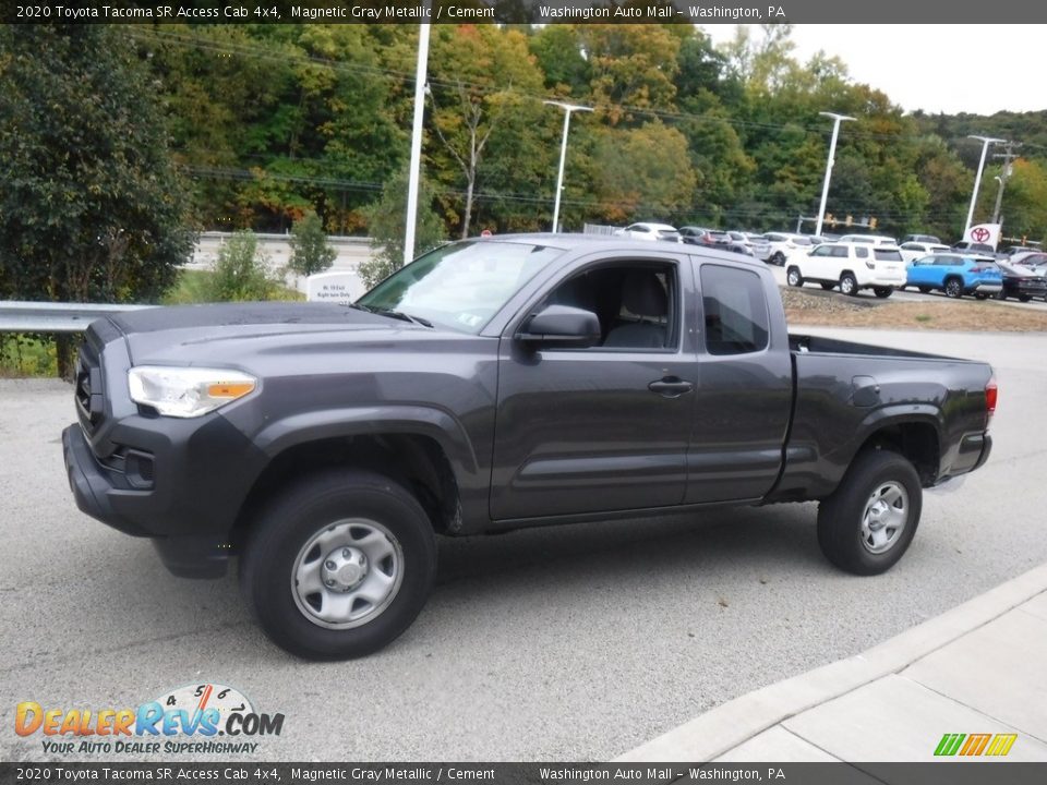 Front 3/4 View of 2020 Toyota Tacoma SR Access Cab 4x4 Photo #5