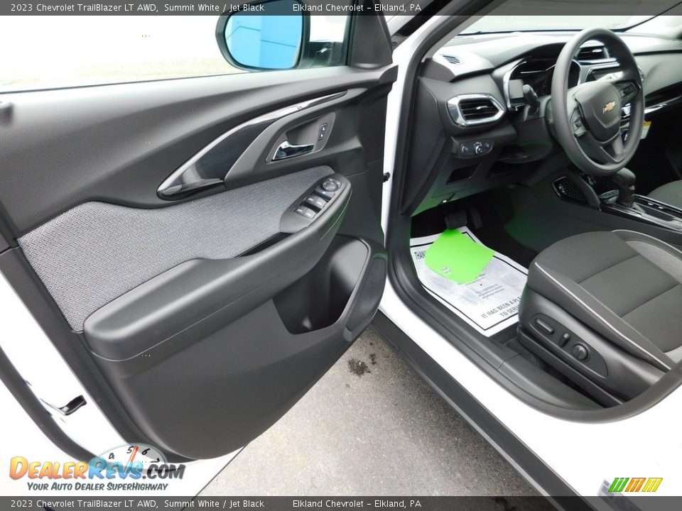 Front Seat of 2023 Chevrolet TrailBlazer LT AWD Photo #14