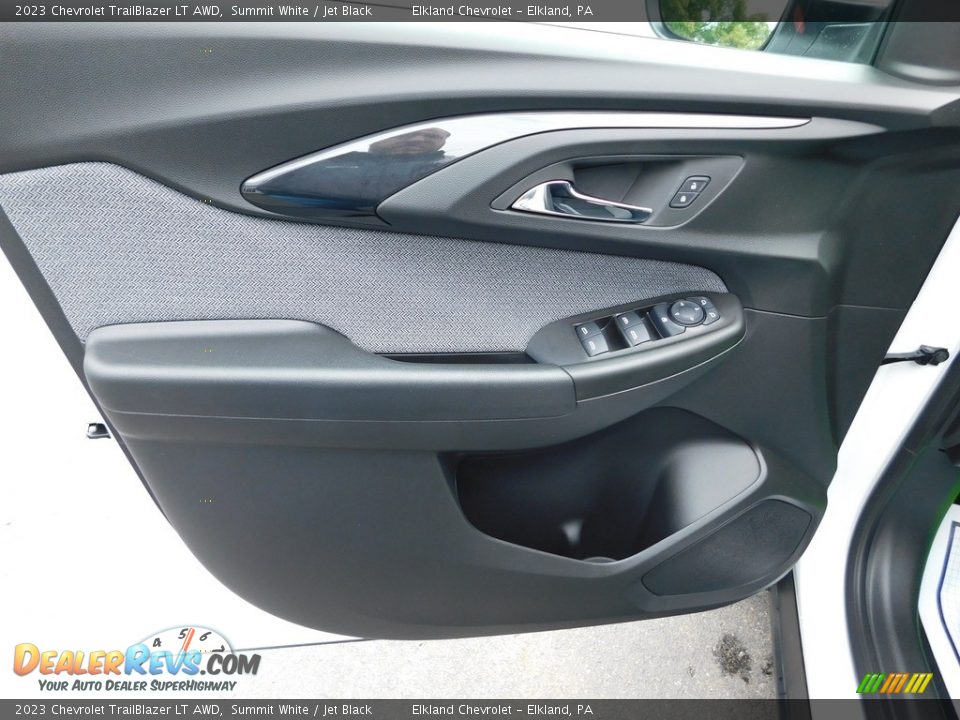 Door Panel of 2023 Chevrolet TrailBlazer LT AWD Photo #15