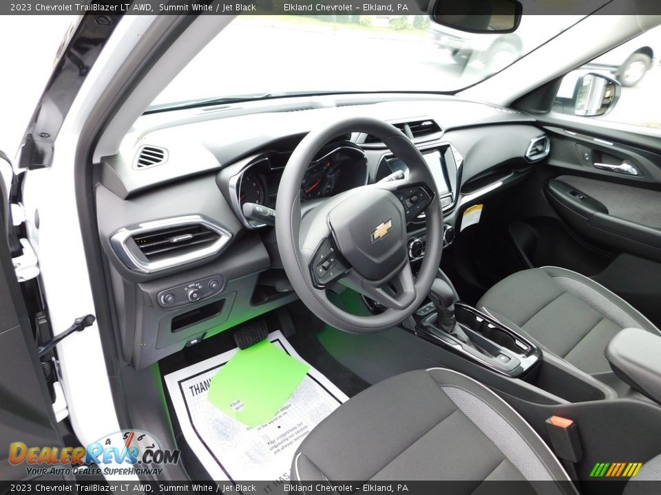 Front Seat of 2023 Chevrolet TrailBlazer LT AWD Photo #18