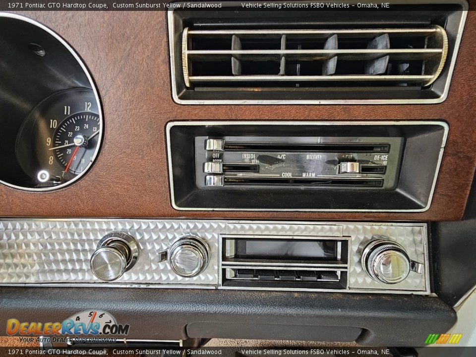 Controls of 1971 Pontiac GTO Hardtop Coupe Photo #8