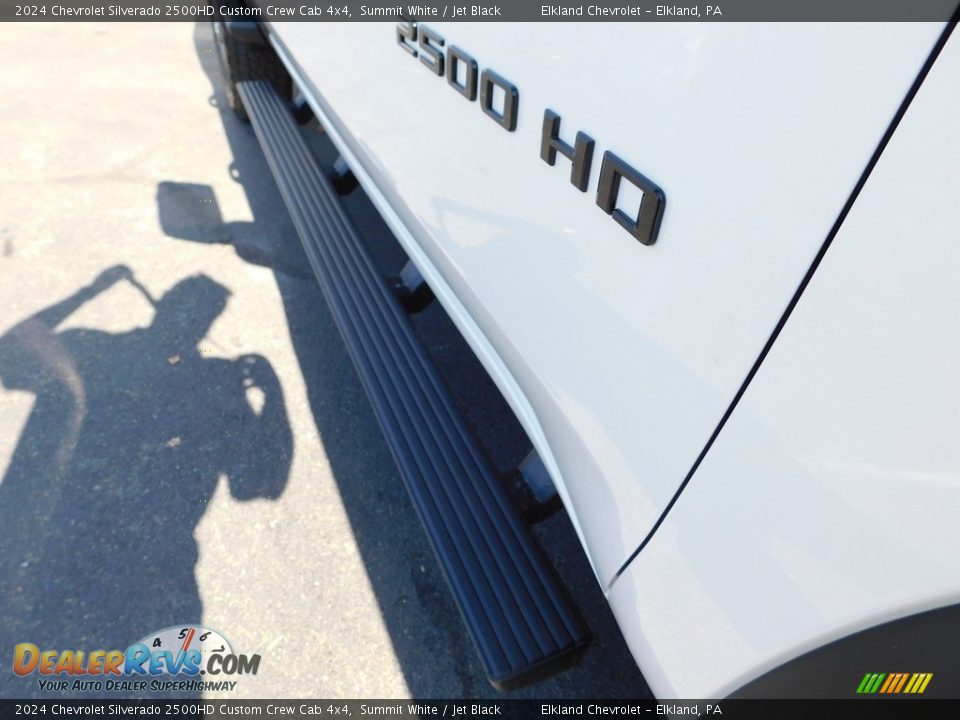 2024 Chevrolet Silverado 2500HD Custom Crew Cab 4x4 Logo Photo #16