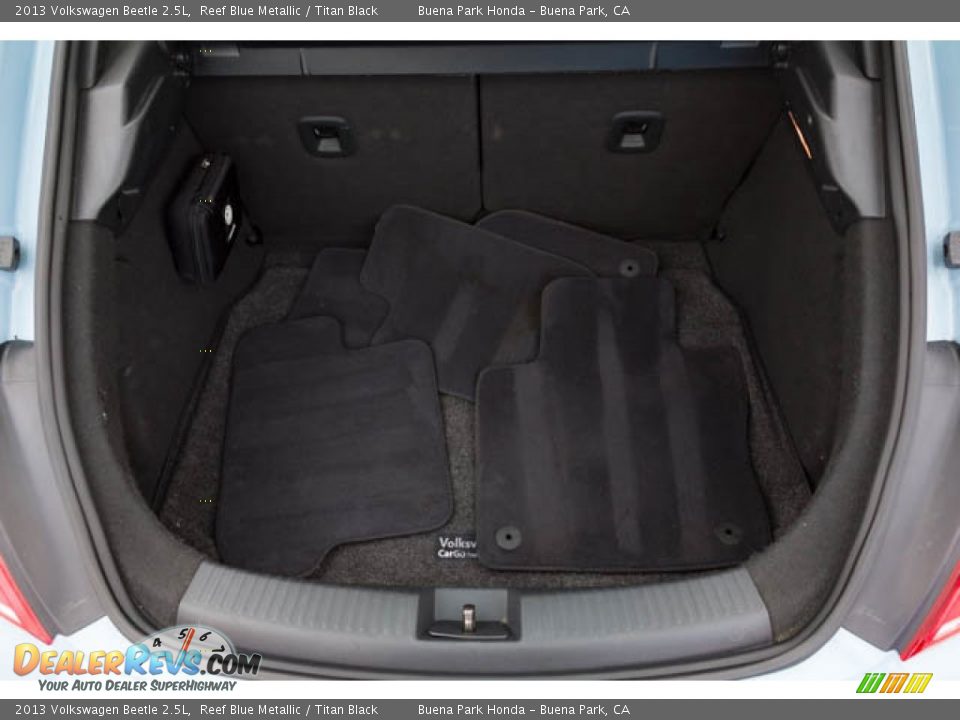 2013 Volkswagen Beetle 2.5L Trunk Photo #24