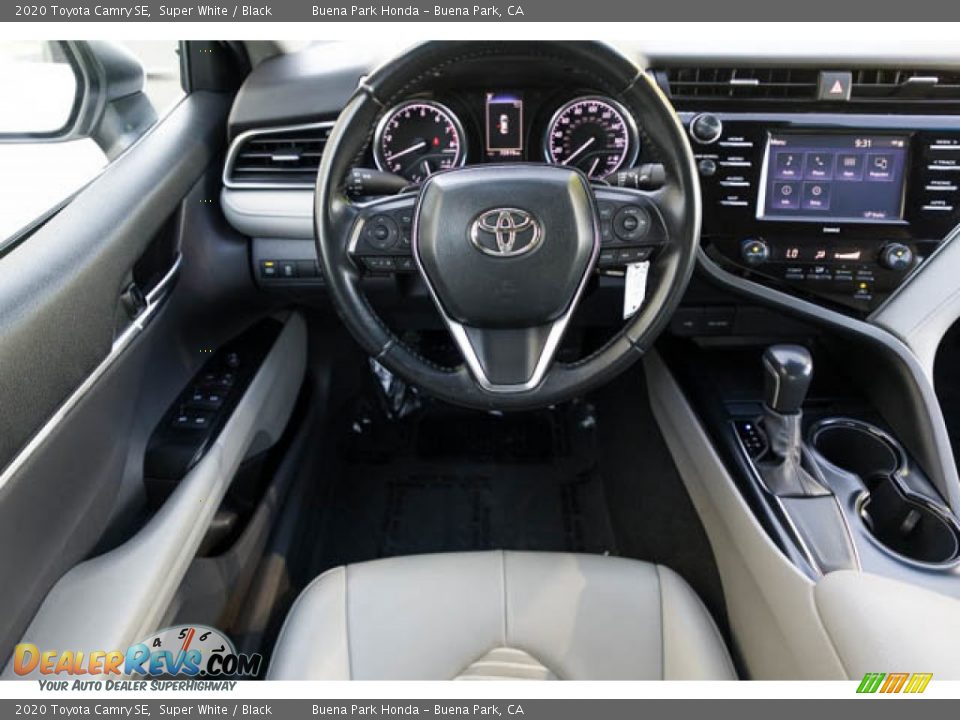 2020 Toyota Camry SE Super White / Black Photo #5