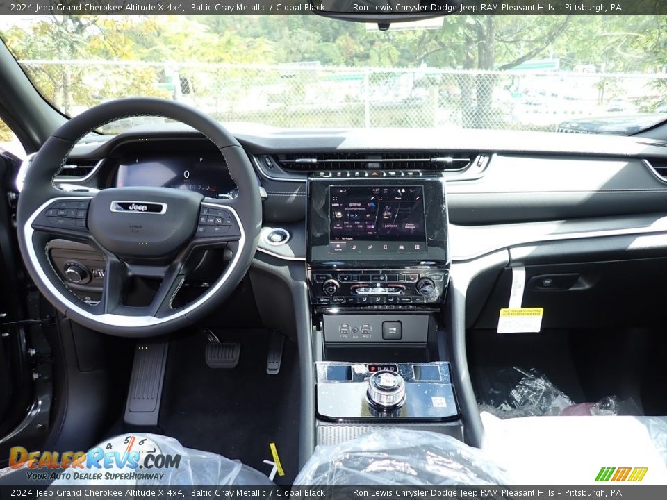 Dashboard of 2024 Jeep Grand Cherokee Altitude X 4x4 Photo #13